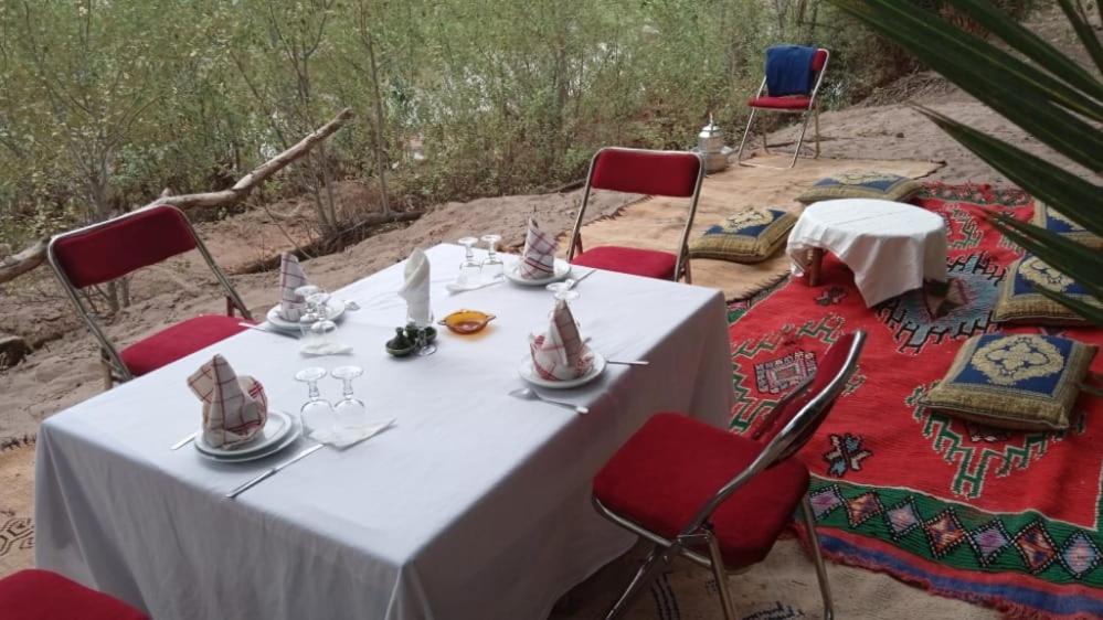 Auberge Restaurant Tissili " Oasis De Fint" Eksteriør billede